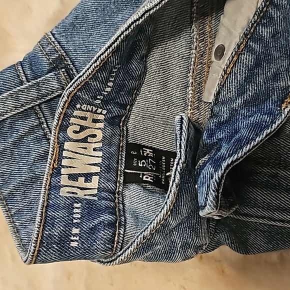 High rise jean shorts - Picture 3 of 3